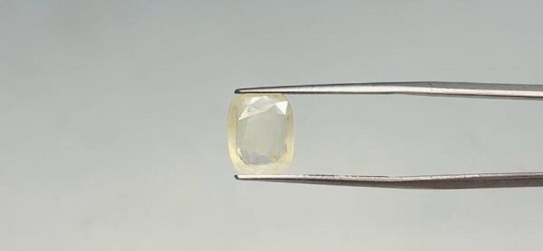 Yellow sapphire - 4.1 Carat