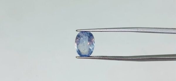 Blue sapphire - 4.2 Carat