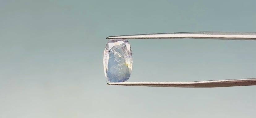 Pitambari sapphire - 4.6 Carat