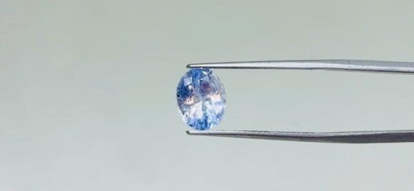 Blue sapphire - 3.4 Carat