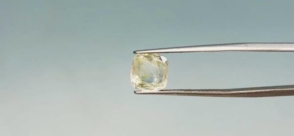 Yellow sapphire - 3.4 Carat