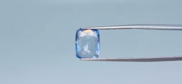 Blue sapphire - 3.45 Carat