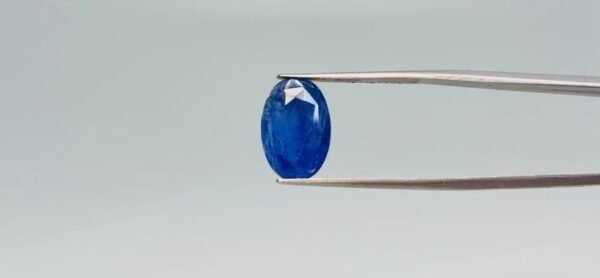 Blue sapphire - 5.95 Carat
