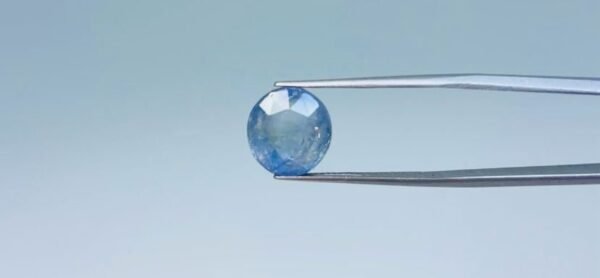 Blue sapphire - 9 Carat