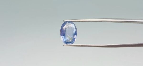 Blue sapphire - 5.4 Carat