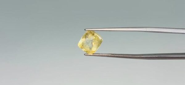 Yellow sapphire - 4.05 Carat