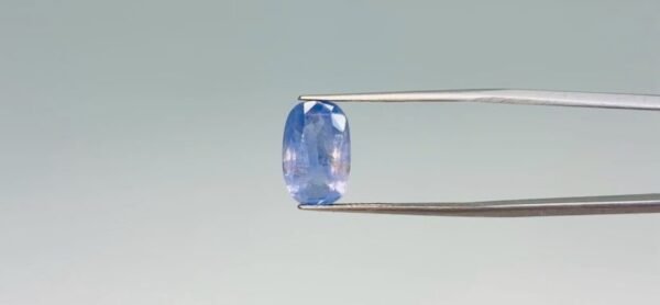 Blue sapphire - 5.4 Carat