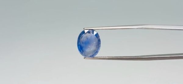 Blue sapphire - 4.8 Carat