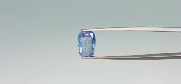 Blue sapphire - 4.8 Carat
