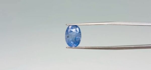 Blue sapphire - 6.65 Carat