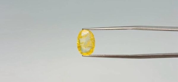 Yellow sapphire - 3.15 Carat