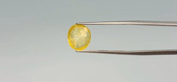 Yellow sapphire - 3.2 Carat
