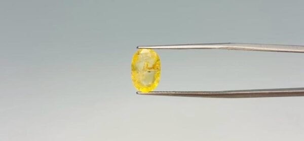 Yellow sapphire - 4.65 Carat