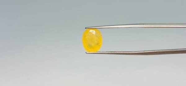 Yellow sapphire - 4.65 Carat