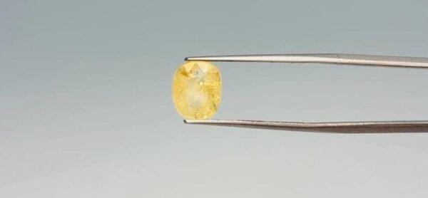 Yellow sapphire - 3.55 Carat