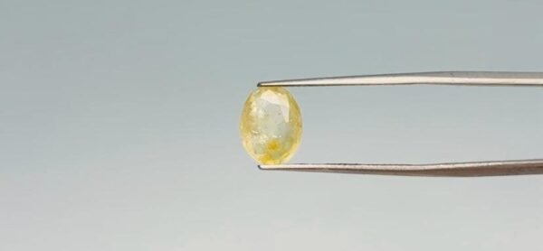 Yellow sapphire - 3.6 Carat