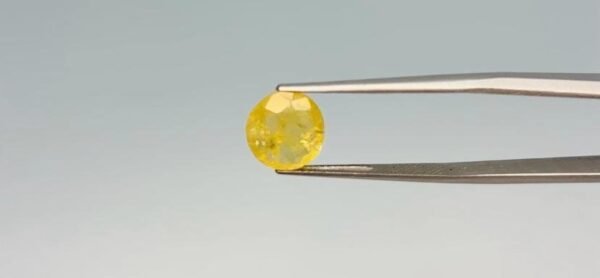 Yellow sapphire - 4 Carat