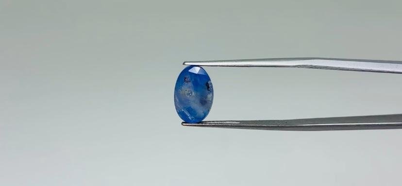 Blue sapphire - 4.55 Carat