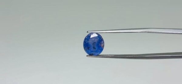 Blue sapphire - 4.3 Carat