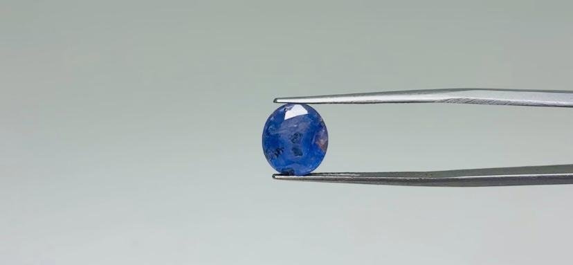 Blue sapphire - 4.3 Carat