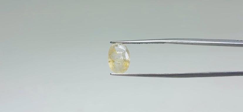 Yellow sapphire - 3.55 Carat