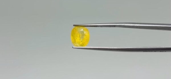 Yellow sapphire - 5 Carat