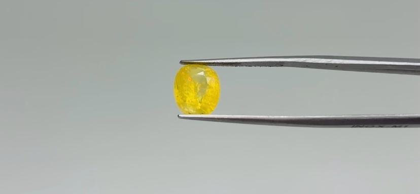 Yellow sapphire - 5 Carat